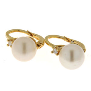 Gold Earrings with Pearls