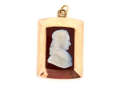Photo Gallery pendant with Cameo Photo Gallery pendant with Cameo