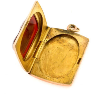 Photo Gallery pendant with Cameo Photo Gallery pendant with Cameo