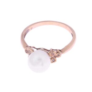 Gold Ring with Pearl