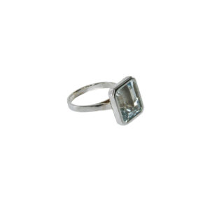 Δαχτυλίδι με Aquamarine Δαχτυλίδι με Aquamarine