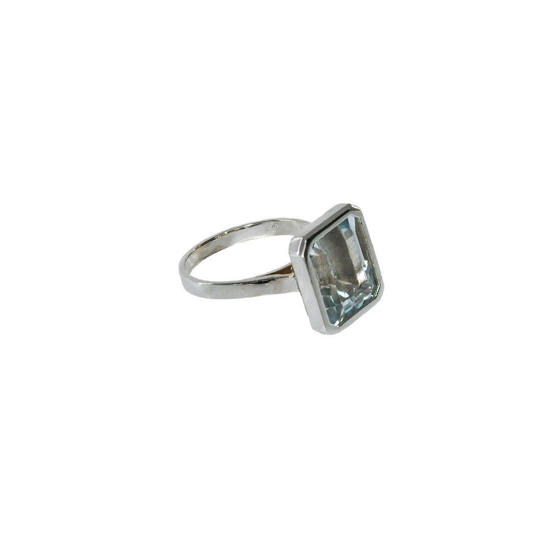 Δαχτυλίδι με Aquamarine Δαχτυλίδι με Aquamarine