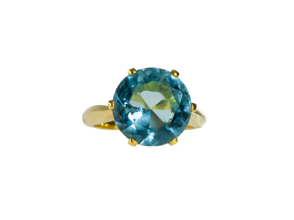 Single stone Ring with Topaz Single stone Ring with Topaz
